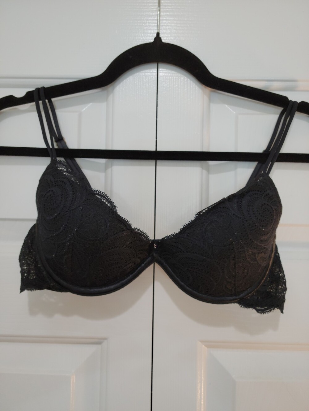 Victoria's Secret Black Lace Underwire Bra